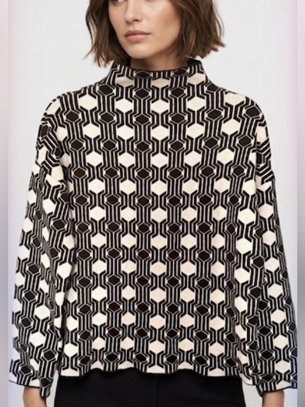 Tahari Black & White Geometric Mock Neck Top Size Large